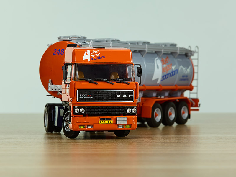 01-4387-daf-3300-space-cab-4x2-chrome-tank-trailer-3-axle-1