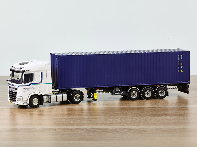 01-3731-daf-xg-4x2-container-trailer-3-axle-40-ft-container-2