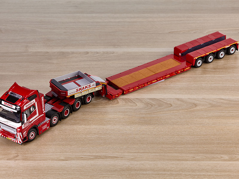 Volvo FH5 Globetrotter 8X4 Lowloader / 4 Axle With Add on Axle