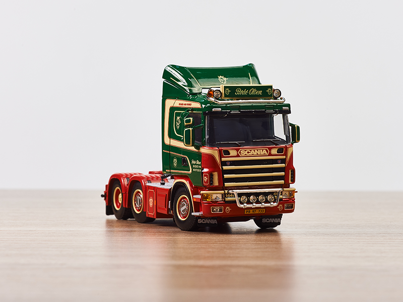 01-3952-scania-r4-series-6x2-twin-steer-1