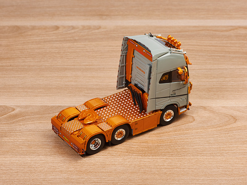 01-4039-volvo-fh5-globetrotter-xl-6x2-twin-steer-2-4