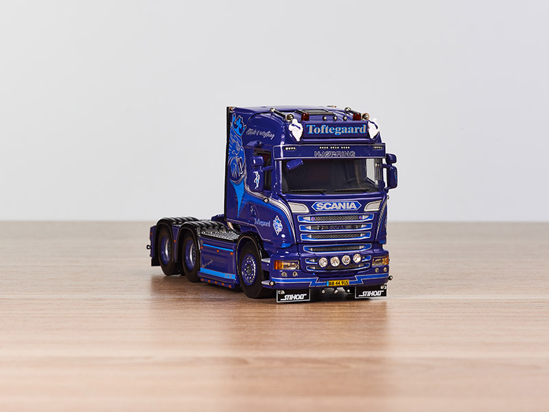 01-4044-scania-streamline-highline-6x2-tag-axle-1