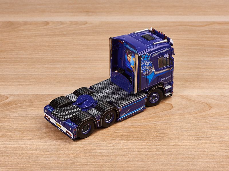 01-4044-scania-streamline-highline-6x2-tag-axle-4