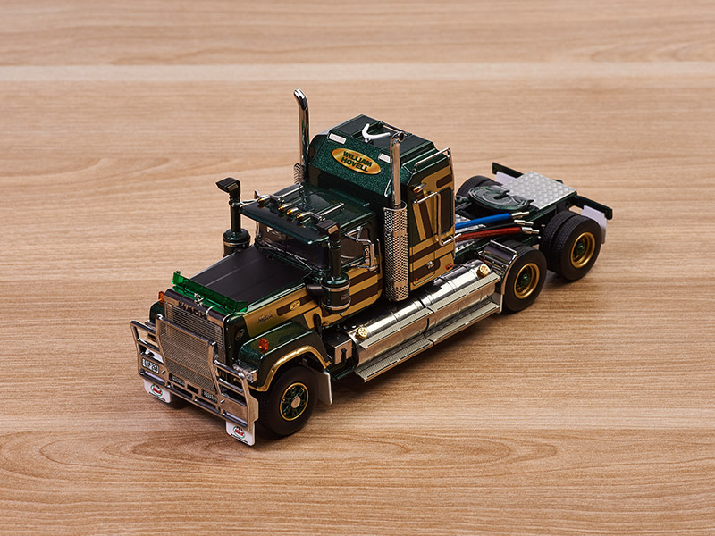Z88005-mack-bicentennial-super-liner-william-hovell-3