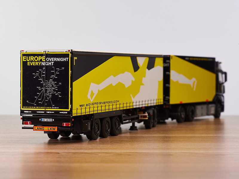 01-2536-mercedes-benz-actros-mp4-big-space-6x2-tag-axle-lriged-box-curtain-refrigerated-truck-combi-2