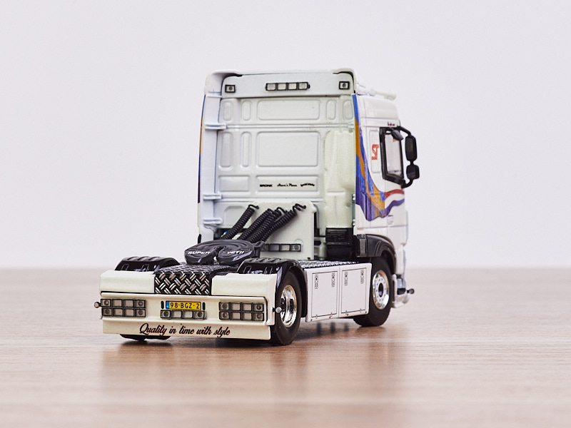 01-2707-DAF-XF-SPACE-CAB-4x2--2