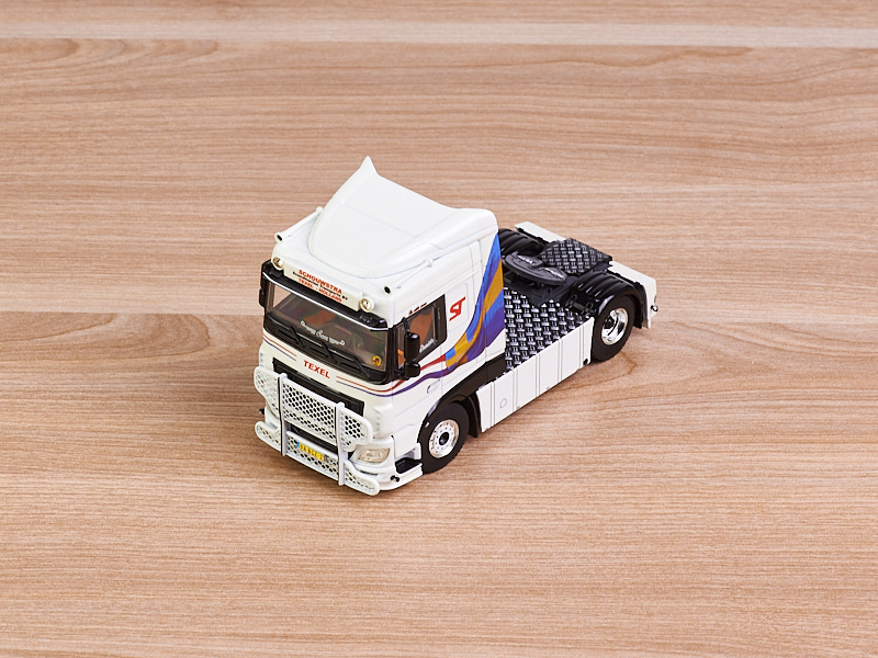 01-2707-DAF-XF-SPACE-CAB-4x2--4