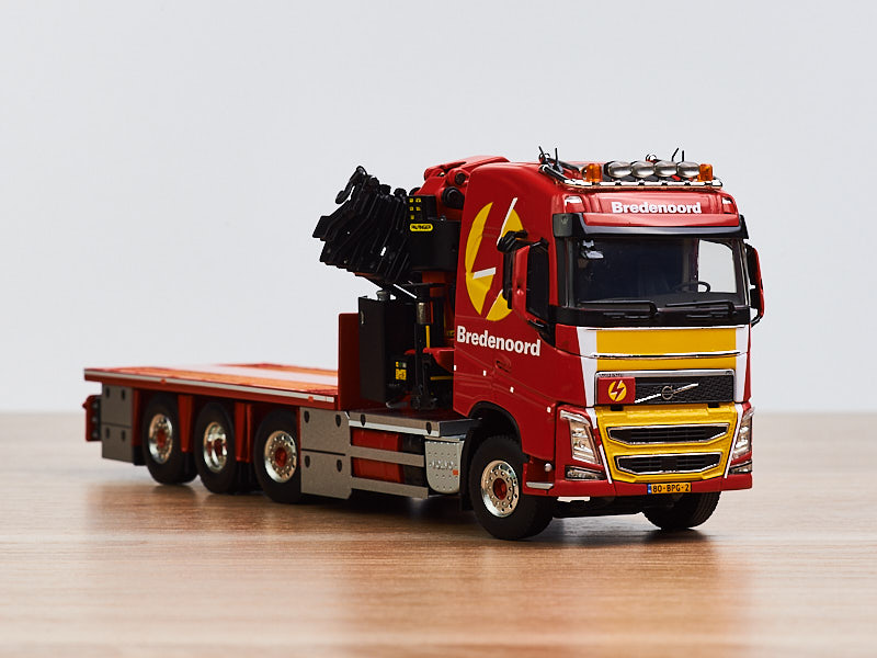 01-3783-VOLVO-FH4-GLOBETROTTER-8X2-TRIDEM-WITH-PALFINGER-PK-65002-SH-1
