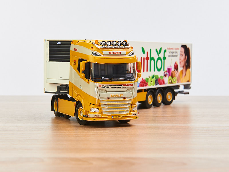 01-4585-DAF-XG-6X2-MIDLIFT-AXLE-TRIDEC-REEFER-TRAILER-3-AXLE-1